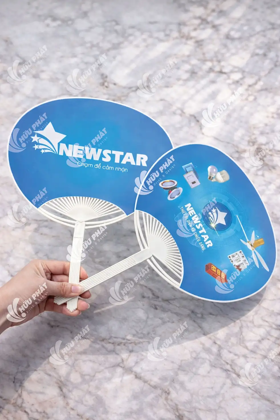 In quạt nhựa quảng cáo